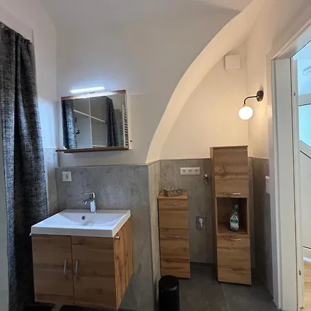 Haus Hoehr アパート オーバーフェラッハ