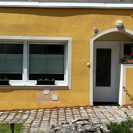 Haus Hoehr アパート *